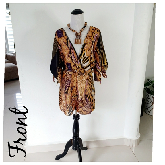 💥NWT- Gold & Black Cold Shoulder Print Romper - Picture 12 of 16